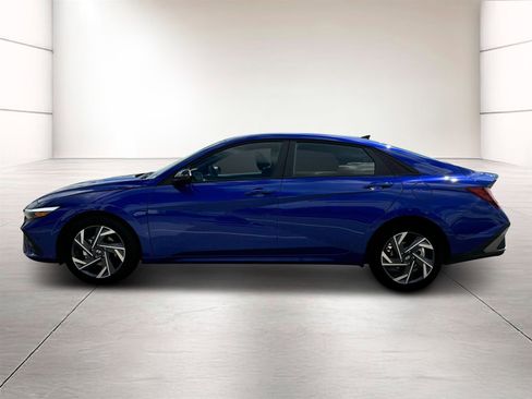 New 2025 Hyundai Elantra Sport image 3