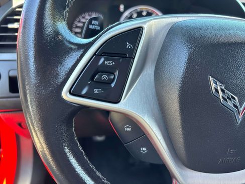 Used 2017 Chevrolet Corvette Stingray Coupe w/ 1LT RWD image 18