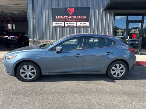Used 2016 MAZDA MAZDA3 i Sport FWD image 2