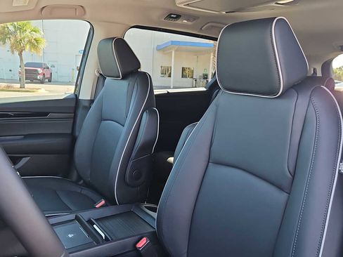 New 2026 Honda Odyssey Touring image 12
