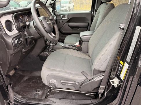 Used 2024 Jeep Wrangler Sport S image 5