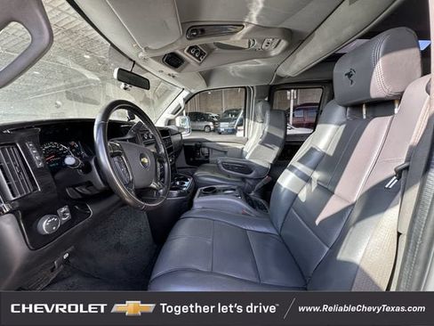 Used 2018 Chevrolet Express 2500 Extended w/ Enhanced Convenience Package RWD image 10