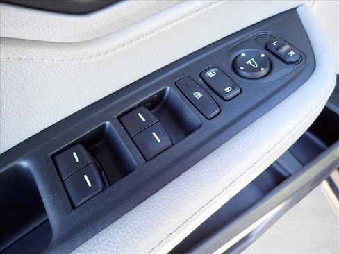 Used 2019 Honda Odyssey EX-L image 19