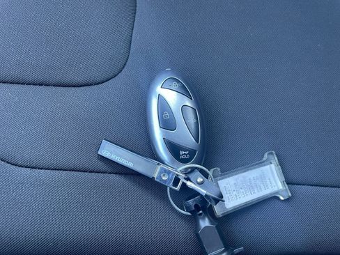 Used 2025 Hyundai Elantra SEL image 22