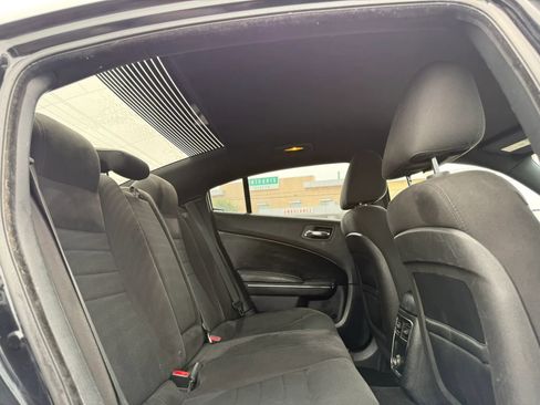 Used 2013 Dodge Charger SE RWD image 18