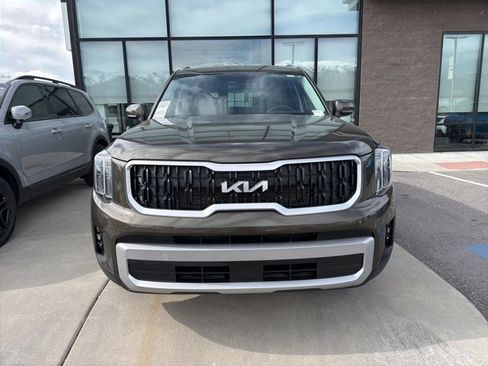 Certified 2023 Kia Telluride EX w/ EX Captain's Chair Package image 8