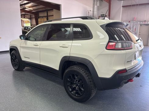 Used 2019 Jeep Cherokee Trailhawk w/ Cold Weather Group AWD/4WD image 6