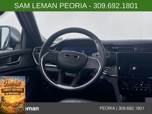 New 2025 Jeep Grand Cherokee Laredo image 11