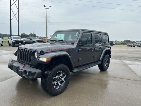 Used 2023 Jeep Wrangler Unlimited Rubicon w/ Cold Weather Group AWD/4WD image 7
