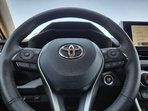 Used 2024 Toyota RAV4 XLE w/ Convenience Package FWD image 19