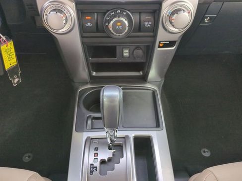 Used 2017 Toyota 4Runner SR5 Premium image 19