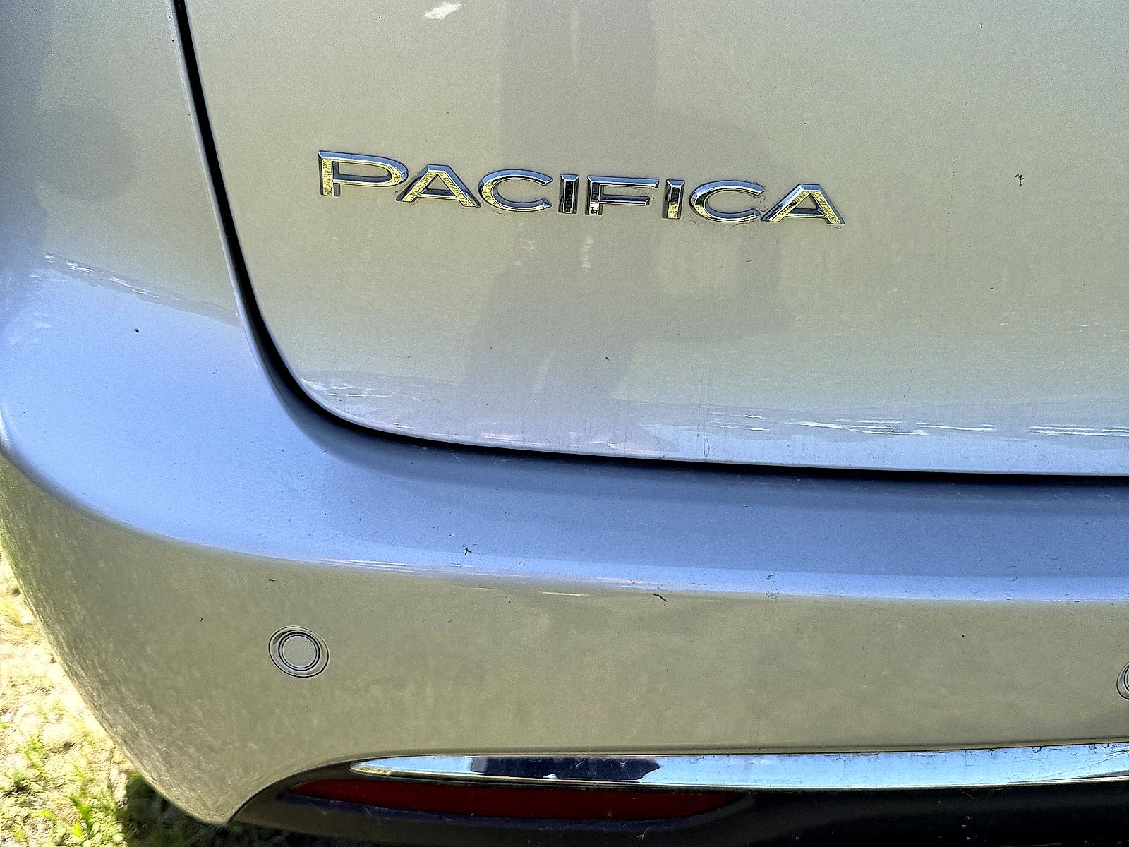 Used 2024 Chrysler Pacifica Touring-L FWD image 9