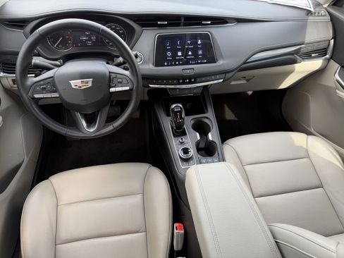 Used 2023 Cadillac XT4 Premium Luxury image 13