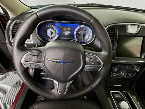 Used 2016 Chrysler 300 Limited image 19