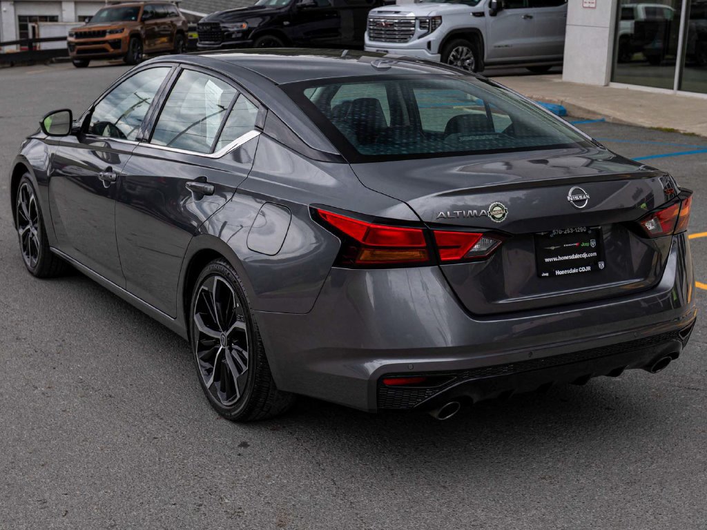 Used 2024 Nissan Altima 2.5 SR FWD image 4
