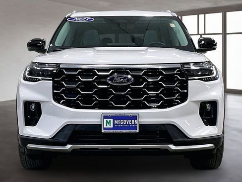 Used 2025 Ford Explorer Platinum w/ Ultimate Package image 2