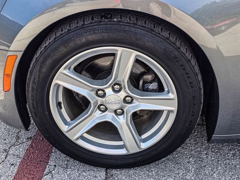 Used 2020 Chevrolet Camaro LT RWD image 7