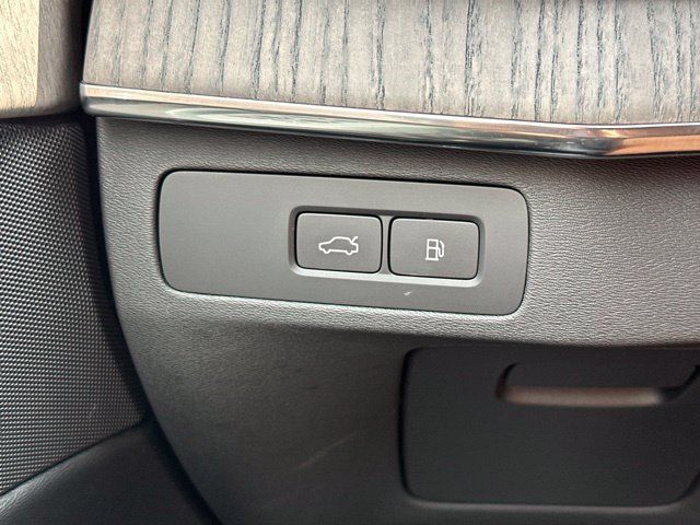 Certified 2023 Volvo XC90 T8 Ultimate w/ Protection Package Premier AWD/4WD image 31