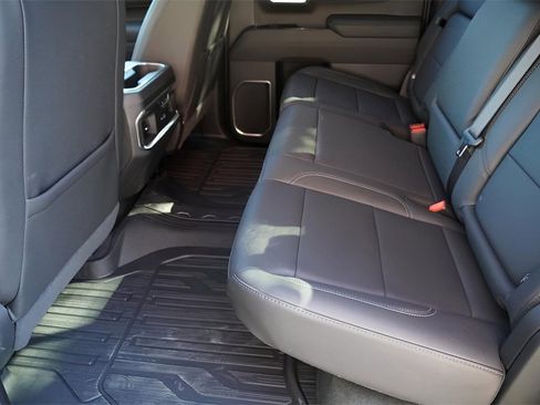 New 2026 GMC Sierra 1500 SLT image 33