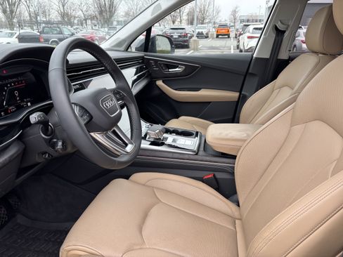 Used 2025 Audi Q7 3.0T Prestige w/ Prestige Package image 16