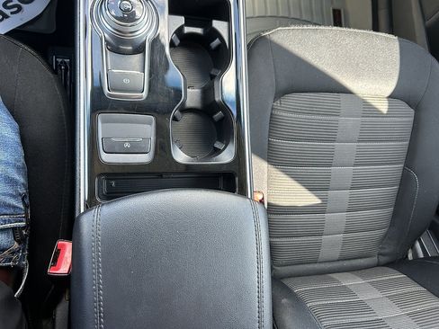 Used 2019 Ford Edge SEL AWD/4WD image 15