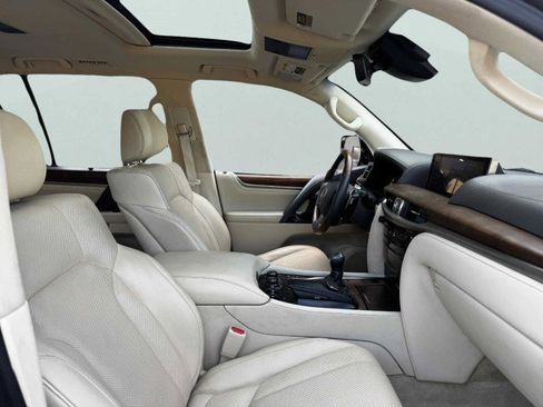 Used 2019 Lexus LX 570 4WD image 56