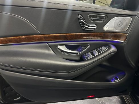 Used 2017 Mercedes-Benz S 550 Sedan image 9