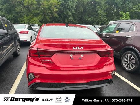 Used 2022 Kia Forte LXS FWD image 7