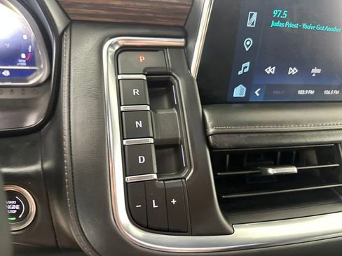 Used 2023 Chevrolet Suburban High Country image 19