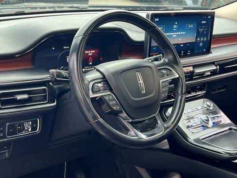 Certified 2023 Lincoln Nautilus Reserve image 18