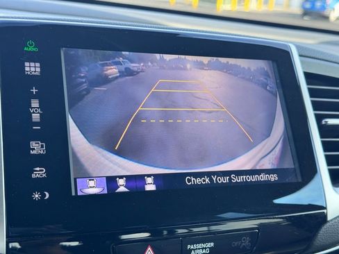Used 2016 Honda Pilot Touring image 12