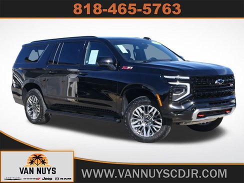 Used 2025 Chevrolet Suburban Z71 AWD/4WD image 1