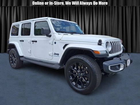 Used 2025 Jeep Wrangler Unlimited Sahara AWD/4WD image 1