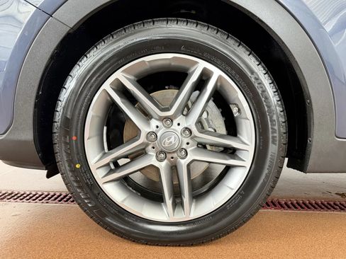 Used 2017 Hyundai Santa Fe AWD image 8