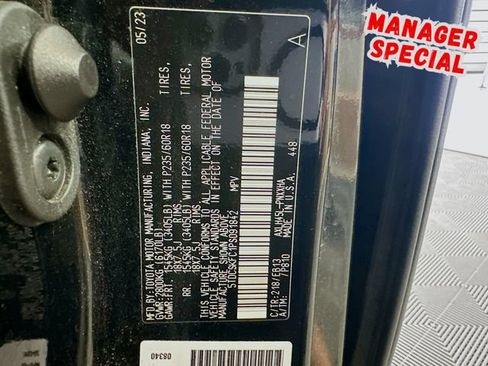 Used 2023 Toyota Sienna XLE Woodland Edition AWD/4WD image 33