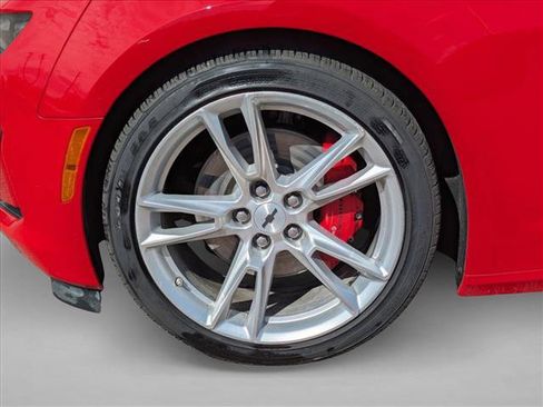 Used 2021 Chevrolet Camaro LT w/ Technology Package RWD image 10