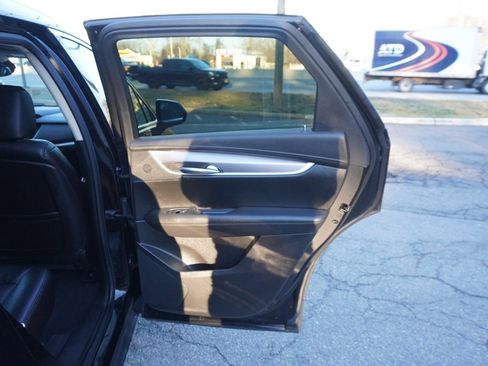 Used 2019 Cadillac XT5 Luxury image 29