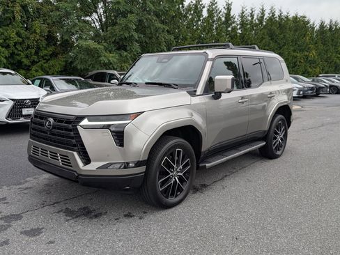 Used 2024 Lexus GX 550 image 7