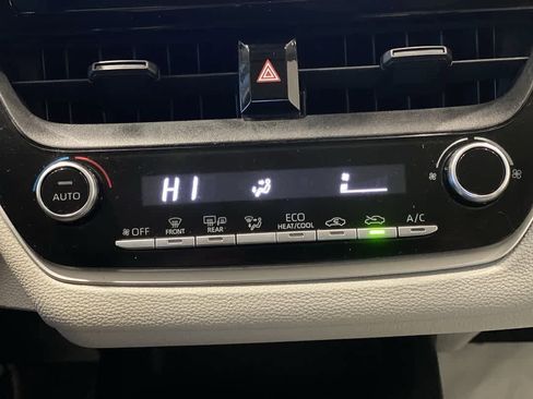 Used 2020 Toyota Corolla LE image 21