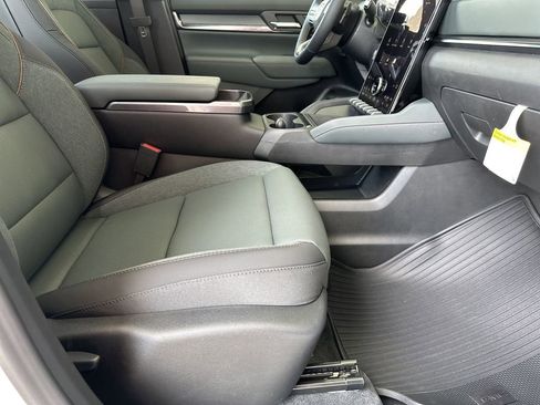 New 2026 GMC Terrain AT4 w/ Technology Package II AWD/4WD image 37