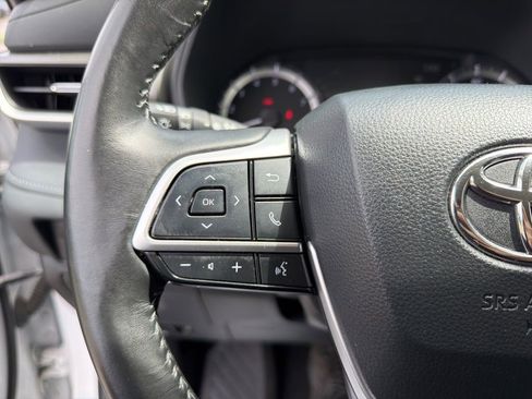 Used 2024 Toyota Highlander LE AWD/4WD image 34