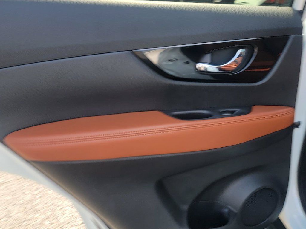 Used 2019 Nissan Rogue SL w/ Premium Package AWD/4WD image 13