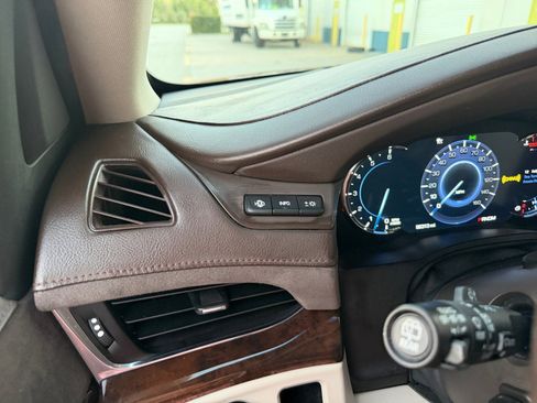 Used 2016 Cadillac Escalade Premium image 22