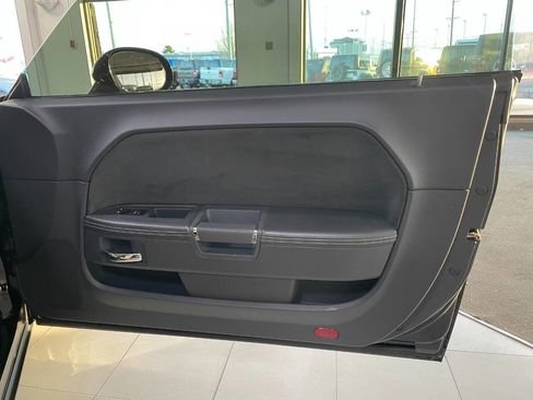 Used 2009 Dodge Challenger SRT8 image 19