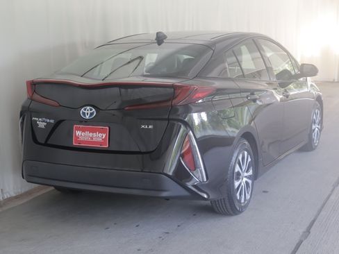 Used 2020 Toyota Prius Prime XLE FWD image 7