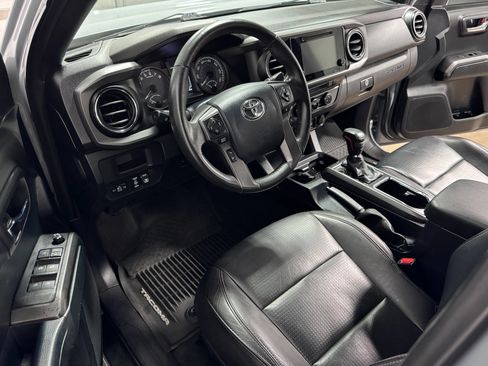 Used 2017 Toyota Tacoma TRD Pro AWD/4WD image 22