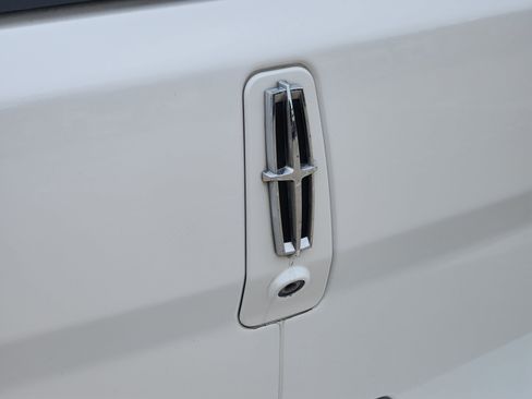 Used 2013 Lincoln MKX AWD image 39