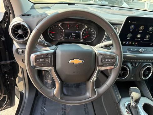 Used 2025 Chevrolet Blazer LT AWD/4WD image 13