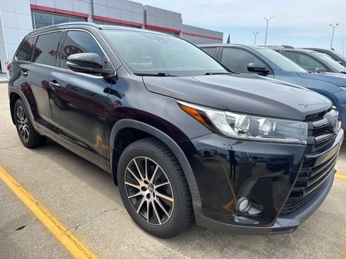 Used 2018 Toyota Highlander SE AWD/4WD image 12
