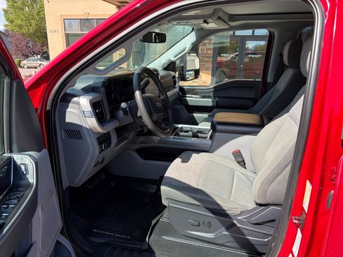 Used 2023 Ford F350 XLT w/ XLT Premium Package AWD/4WD image 4